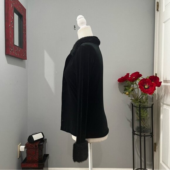 NEW Outlaw Vintage Velour Button Front Faux Fur Trimmed Long Sleeve Shirt Jacket - Picture 6 of 16